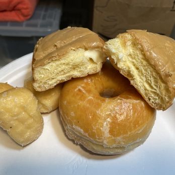 Donut Nook - Glazed round. Donut holes. Custard-filled maple bar. Excellent! - Donuts Near Me - Chico, California