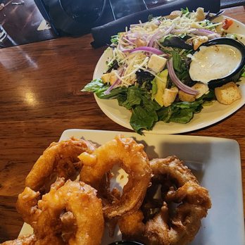 BRU Burger Bar - Carmel - Salad and onion rings - Burgers Near Me - Carmel, Indiana BRU Burger Bar - Carmel - Salad and onion rings - Burgers Near Me - Carmel, Indiana