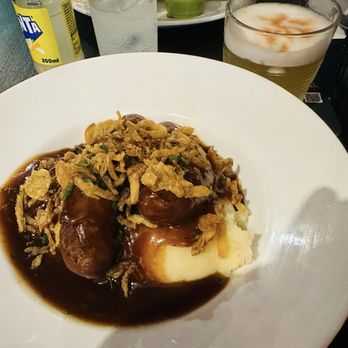 The Hairy Lemon - Bangers and mash - Irish Pub Near Me - Dublin, D The Hairy Lemon - Bangers and mash - Irish Pub Near Me - Dublin, D