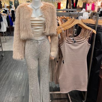 Windsor - Accessories Near Me - Evansville, Indiana