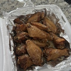 Big Shot Bob's House of Wings - Cranberry - Garlic butter parm take out 13 wings