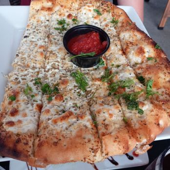 Screaming Banshee Pizza - Cheesey bread - Pizza Near Me - Bisbee, Arizona