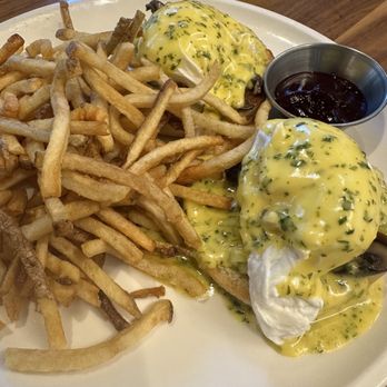 Apple Blossom - Benedict - New American Near Me - Denver, Colorado