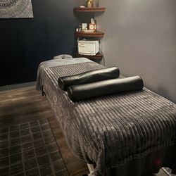 Desert Serenity Float & Spa - Massage room