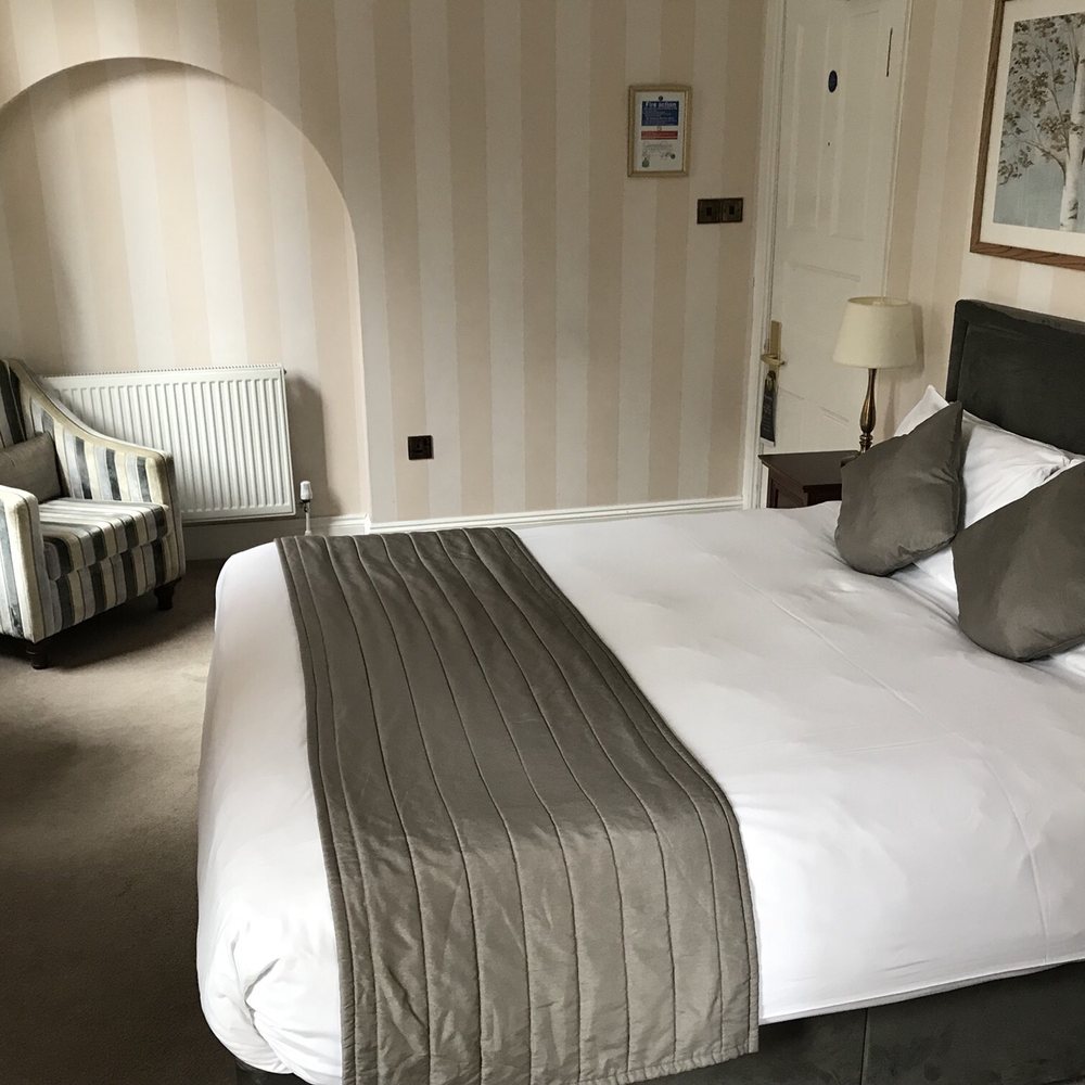 Chateau Impney - Room 609. Has a bath and a shower. A very nice and comfortable room. - Hotels Near Me - Droitwich, WOR