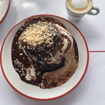 Bouillon Pigalle - Profiterole (just one massive Choux pastry) - French Near Me - Paris, 75 Bouillon Pigalle - Profiterole (just one massive Choux pastry) - French Near Me - Paris, 75