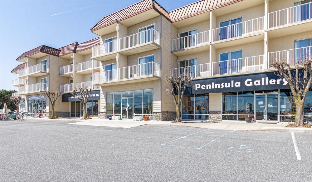 PENINSULA GALLERY Updated October 2024 19 Photos 520 E Savannah