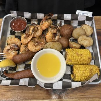 Luna's Eat & Drink - Shrimp steamer dinner - Southern Near Me - Orange Beach, Alabama Luna's Eat & Drink - Shrimp steamer dinner - Southern Near Me - Orange Beach, Alabama