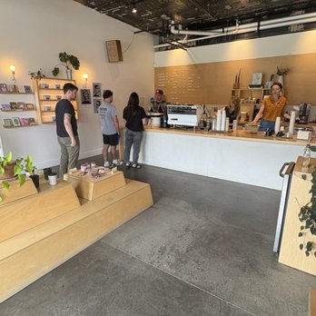 Klvn Coffee Lab - Front Counter - Coffee & Tea Near Me - Pittsburg, Pennsylvania