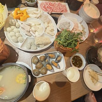 LaoJie Hotpot - They have shrimps seafood and veggies and meat Fresh salad - Hot Pot Near Me - Brooklyn, New York LaoJie Hotpot - They have shrimps seafood and veggies and meat Fresh salad - Hot Pot Near Me - Brooklyn, New York
