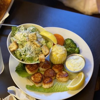 The Alma Boathouse - a plate of food on a table - Seafood Near Me - Alma, New Brunswick The Alma Boathouse - a plate of food on a table - Seafood Near Me - Alma, New Brunswick