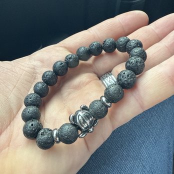 Maui Ocean Treasures - Sea turtle charm with lava beads stretchy bracelet - Women's Clothing Near Me - Wailuku, Hawaii Maui Ocean Treasures - Sea turtle charm with lava beads stretchy bracelet - Women's Clothing Near Me - Wailuku, Hawaii
