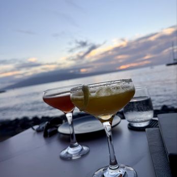Honu Oceanside - Lilikoi lemon drop and paper plane - Seafood Near Me - Lahaina, Hawaii
