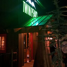 Twin Peaks St Louis Photos