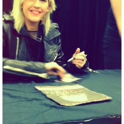 JB Hi-Fi - Ellie Goulding in store signing at JB Hi-Fi Queen St
