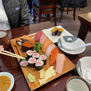 Ginza - Sushi Deluxe - Sushi Bars Near Me - Bellevue, Washington Ginza - Sushi Deluxe - Sushi Bars Near Me - Bellevue, Washington