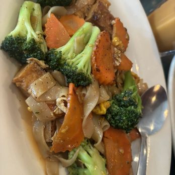 Red Orchid Thai Cuisine - Pad Se-Ew with tofu - Thai Near Me - McDonough, Georgia Red Orchid Thai Cuisine - Pad Se-Ew with tofu - Thai Near Me - McDonough, Georgia