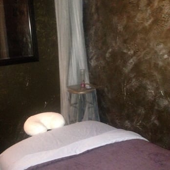 FLO2S - Clean, peaceful, beautifully decorated and right up my ally! Did I say clean? Oh yea. Clean sugars - Massage Therapy Near Me - Atlanta, Georgia FLO2S - Clean, peaceful, beautifully decorated and right up my ally! Did I say clean? Oh yea. Clean sugars - Massage Therapy Near Me - Atlanta, Georgia