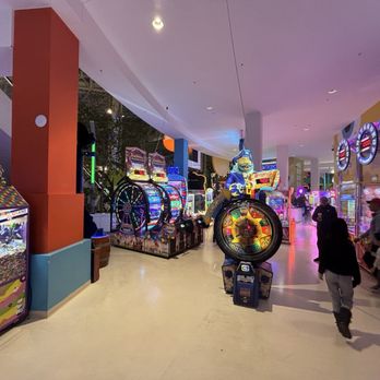 Nickelodeon Universe - Arcade area - Amusement Parks Near Me - East Rutherford, New Jersey