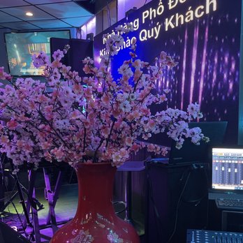 Pho Dem Restaurant - Life entertainment - Vietnamese Near Me - Westminster, California
