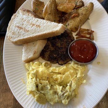 The Gate Restaurant and Bar - Eggs plate with toast and potatoes - American Near Me - Rancho Murieta, California The Gate Restaurant and Bar - Eggs plate with toast and potatoes - American Near Me - Rancho Murieta, California