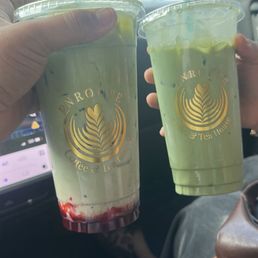 Strawberry matcha & matcha with coconut