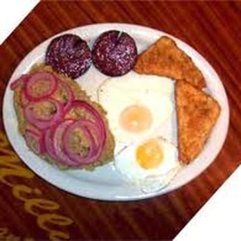 La Estrella Restaurant - mangu - Latin American Near Me - Bronx, New York