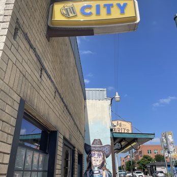 Nickel City - Outside front - Dive Bars Near Me - Austin, Texas Nickel City - Outside front - Dive Bars Near Me - Austin, Texas