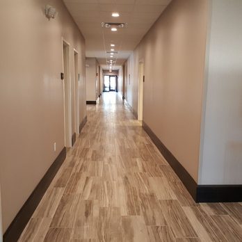 Hampton Inn Buffalo-Hamburg - 1st Floor Hallway at Hampton Inn Hamburg - Hotels Near Me - Hamburg, New York