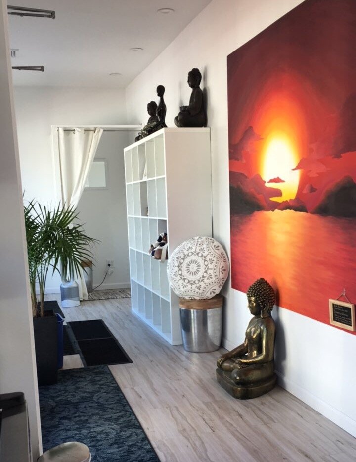 Solntse Hot Yoga Logo