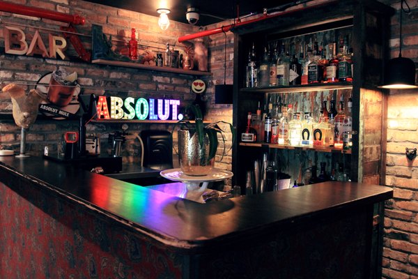 Bar Gaythering by null