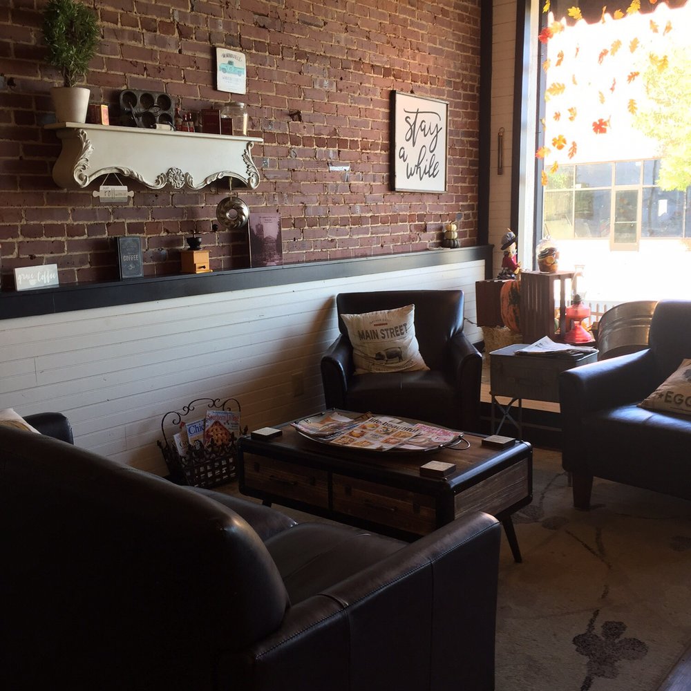 The Vanilla Bean Baking - Cozy seating area - Coffee & Tea Near Me - McMinnville, Tennessee The Vanilla Bean Baking - Cozy seating area - Coffee & Tea Near Me - McMinnville, Tennessee