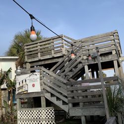 Hammerhead Beach Bar - Outside