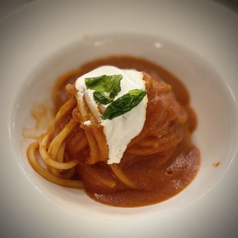 Alfredo alla Scrofa - Spaghetti with Burrata and pomodoro. - Italian Near Me - Rome, RM Alfredo alla Scrofa - Spaghetti with Burrata and pomodoro. - Italian Near Me - Rome, RM