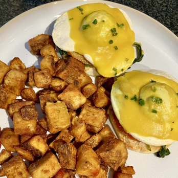 Evviva Breakfast & Lunch - Vegan Benedict Eggs with house fries - Breakfast & Brunch Near Me - Toronto, Ontario Evviva Breakfast & Lunch - Vegan Benedict Eggs with house fries - Breakfast & Brunch Near Me - Toronto, Ontario