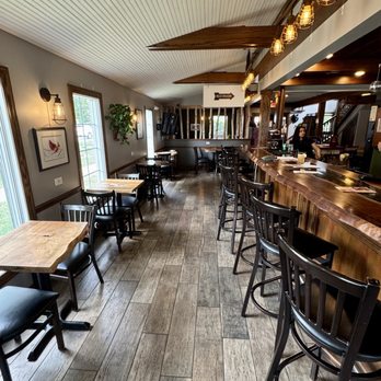 Wolfden Brewing Company - Bar Seating - Brewpubs Near Me - Bloomingdale, Illinois