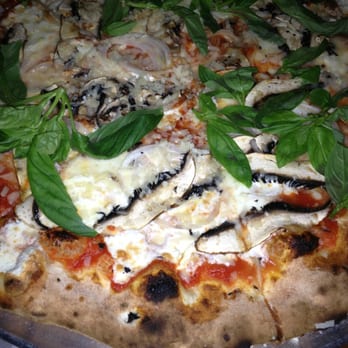 Lucali - Pie with mushroom, onion, garlic and basil - Pizza Near Me - Brooklyn, New York