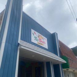 Tio Tino's Tacos - The outside of the building!
