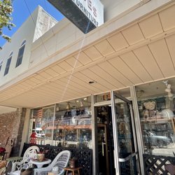 Muff's Hardware - Store front
