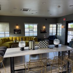 The Momo Lounge - Lounge area