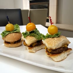 DV Bar Bistro - Summerlicious 2016: Beef sliders