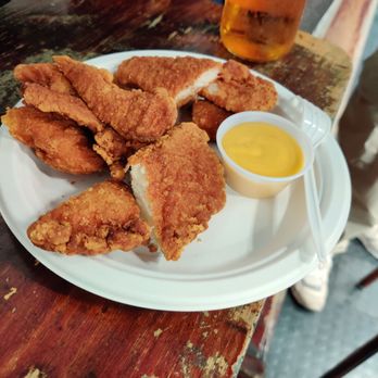 Carom Cafe Billiards - Chicken tenders - Pool Halls Near Me - Flushing, New York