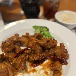 Sumo Sushi and Japanese Fusion - General Tao's Chicken