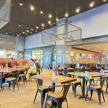 Guy Fieri's - Inside seating - American Near Me - Cancún, ROO Guy Fieri's - Inside seating - American Near Me - Cancún, ROO