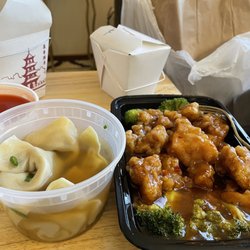 Mr. Lu's Bellefonte Wok Chinese Restaurant - General Tso's Chicken and Wonton Soup