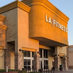 LA Fitness - Storefront