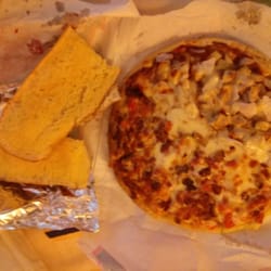 Joe's Italian Pizza - Amazing pizza! Small half Maui waui, half Jeff's pizza and garlic bread.