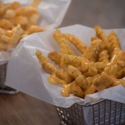 Mr Submarine - Garlic Cheese Fries