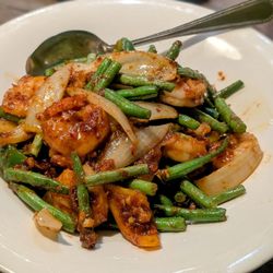 White Lotus Thai Cuisine - Pad Prig Khing with shrimp
