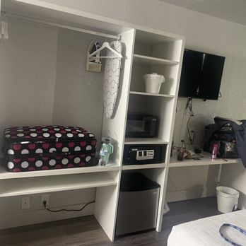 Tru By Hilton Savannah Midtown - Safe, microwave and fridge desk and suitcase holder - Hotels Near Me - Savannah, Georgia Tru By Hilton Savannah Midtown - Safe, microwave and fridge desk and suitcase holder - Hotels Near Me - Savannah, Georgia